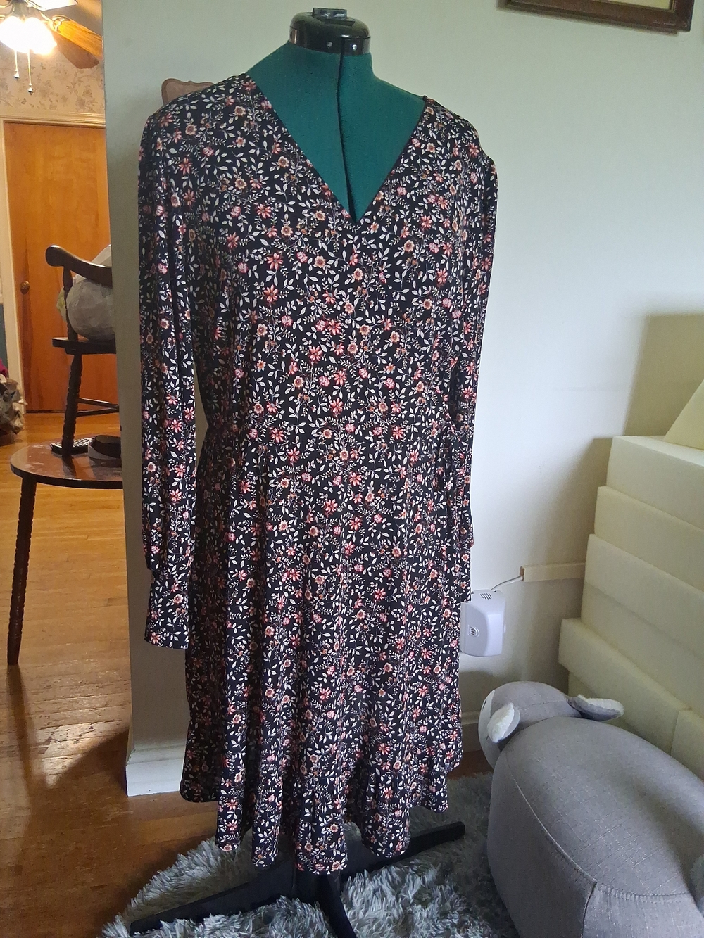 Kaileigh Black Long Sleeve V‑Neck Faux Wrap Floral Midi Dress with Pink Accents
